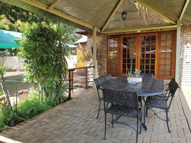 Hotel Aandbloem Guest House
