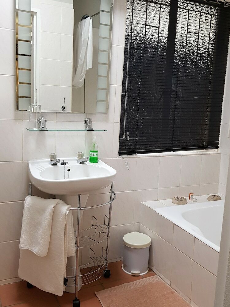 Hotel Aandbloem Guest House