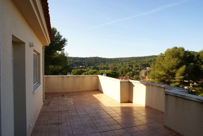 Cubelles Hlclub House