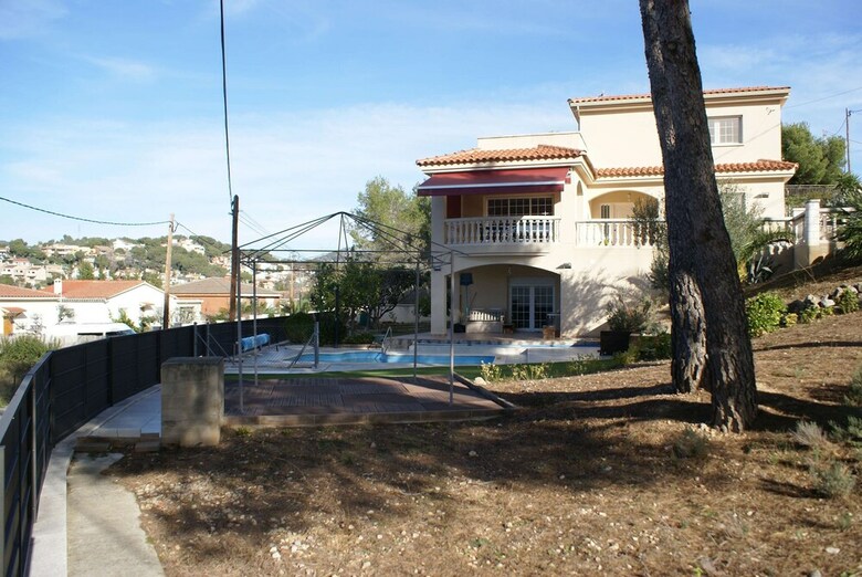 Cubelles Hlclub House