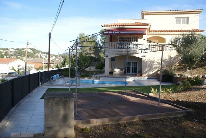 Cubelles Hlclub House