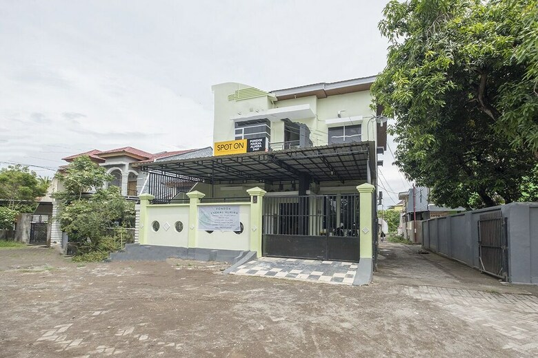 Hotel Spot On 2461 Pondok Haikal Almira