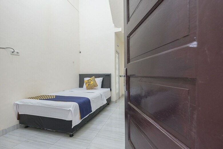 Hotel Spot On 2461 Pondok Haikal Almira