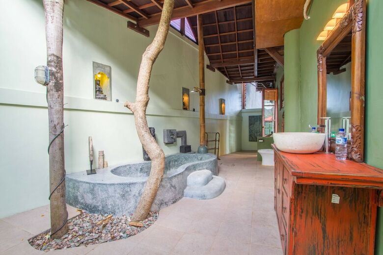 Villa Santhi