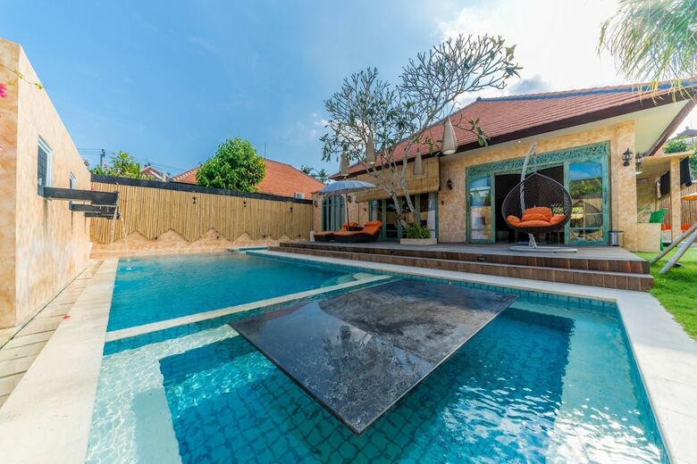 Villa Secret Estate