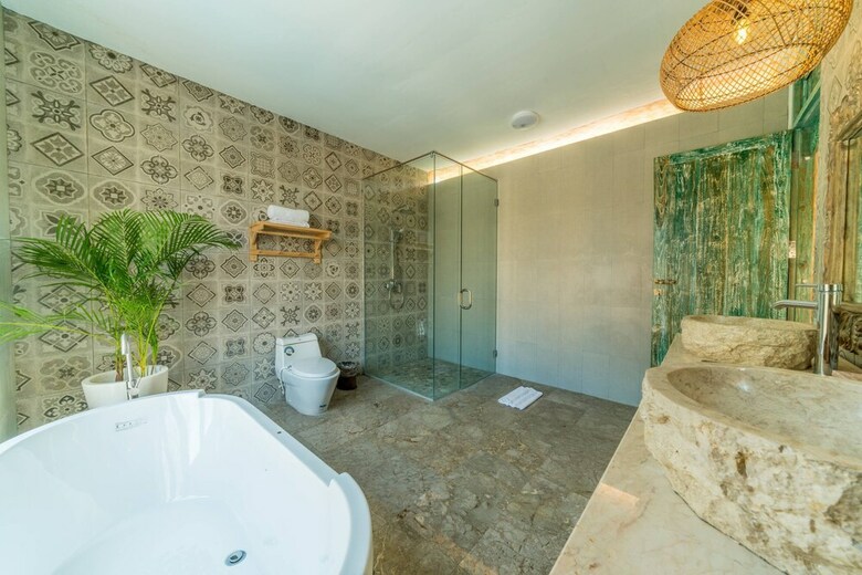 Villa Secret Estate