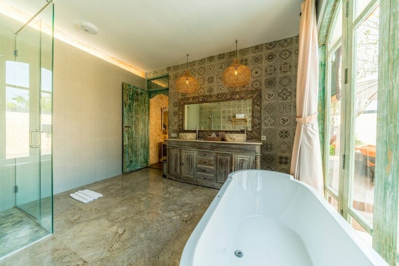 Villa Secret Estate