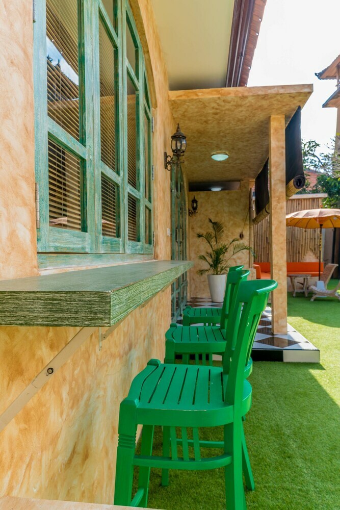 Villa Secret Estate