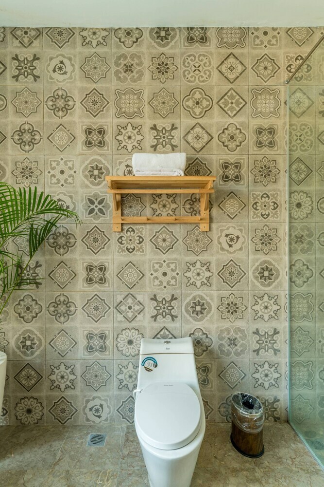 Villa Secret Estate
