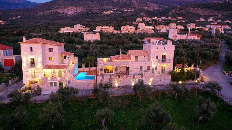 Apartamentos Mani Stone Towers