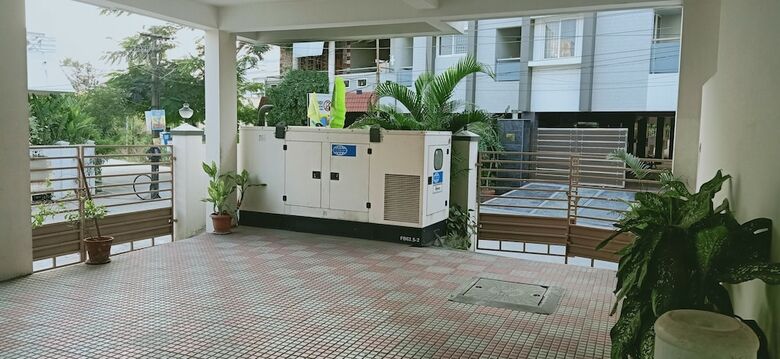 R Hotel - Manapakkam