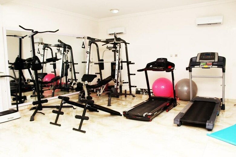 C'ron Hotels And Suites