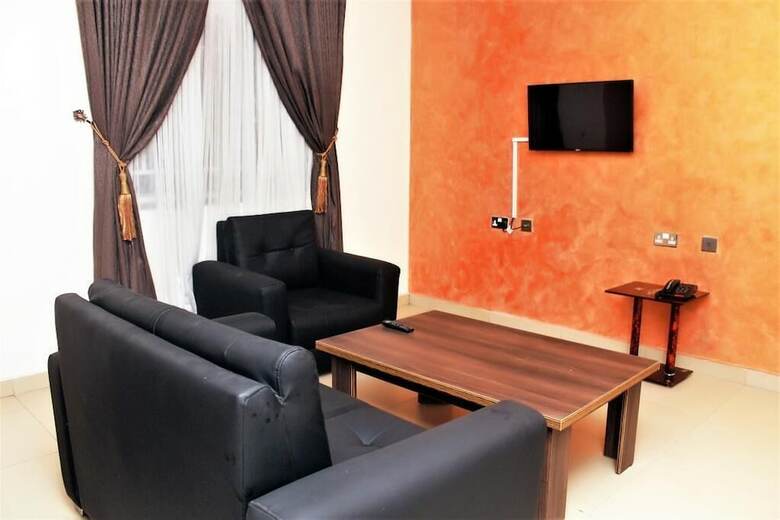 C'ron Hotels And Suites
