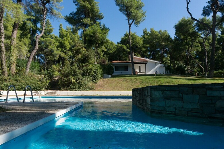 Apartamentos Villa Emily In Sani With Garden And Pool