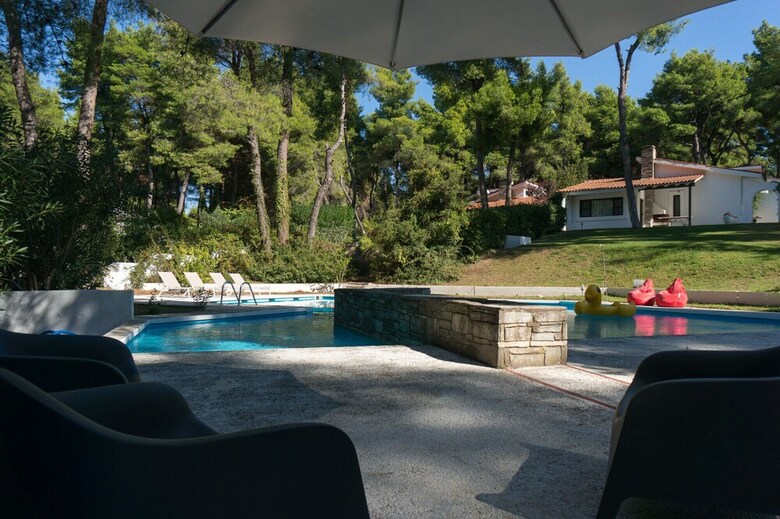 Apartamentos Villa Emily In Sani With Garden And Pool