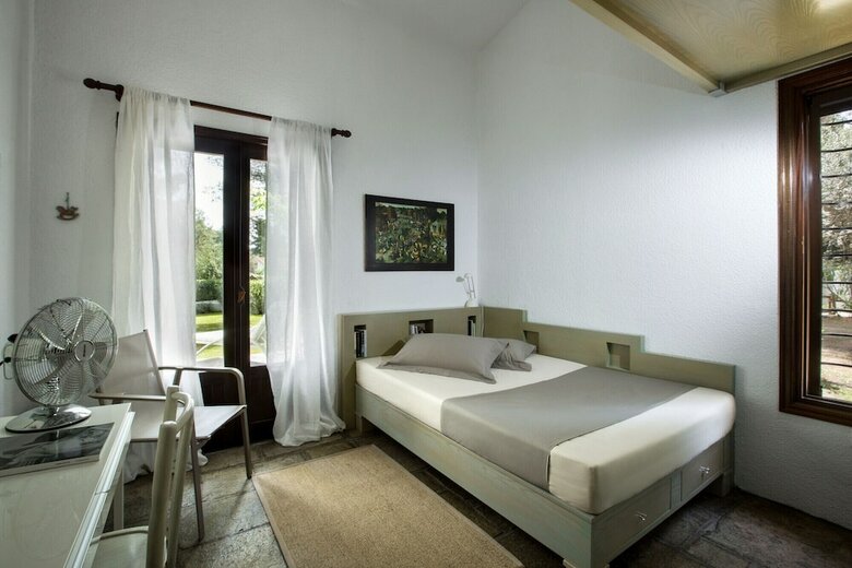 Apartamentos Villa Emily In Sani With Garden And Pool