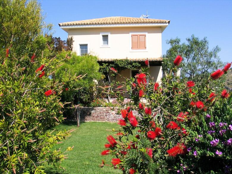 Villa Phaedra With Pool And View