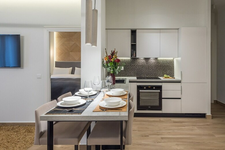 de Minimis - A Chic 3br Downtown Apartment