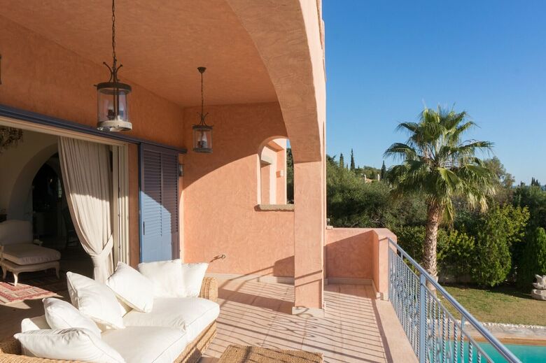 Villa Grejo, Opulent Mansion With Pool
