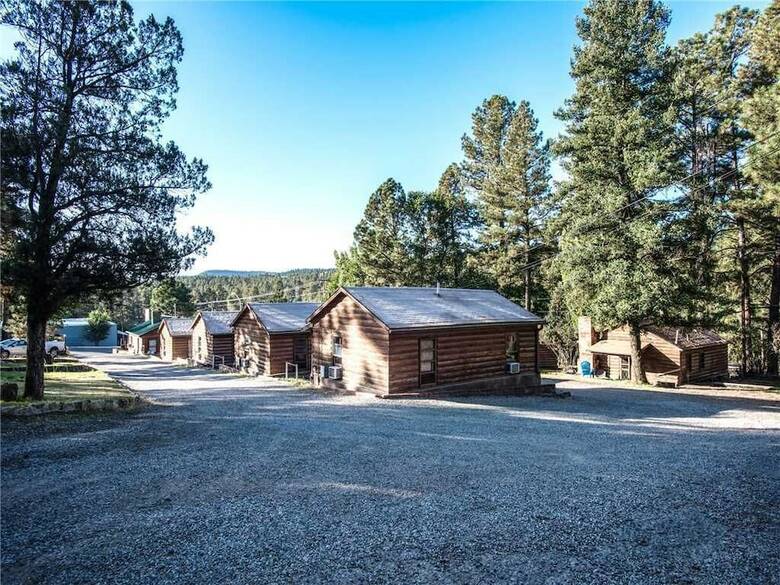 Cabana Apache Village 10, King Studio, Midtown, Sleeps 2