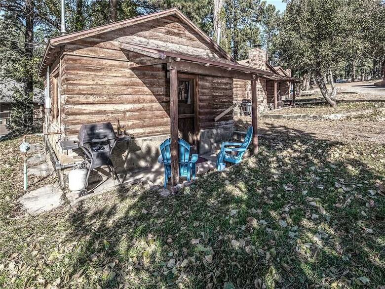 Cabana Apache Village 10, King Studio, Midtown, Sleeps 2