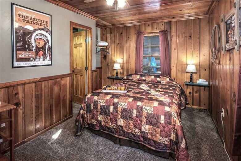 Cabana Apache Village 5, Queen Bed, Midtown, Sleeps 2