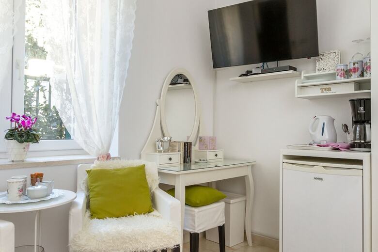 For All Seasons Apartment With Garden