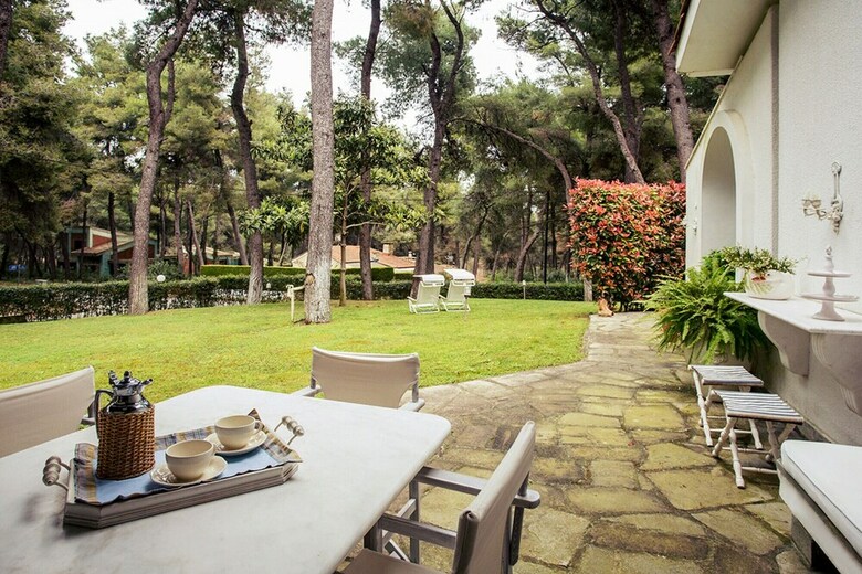 Villa Kallisti In Sani With Garden And Pool