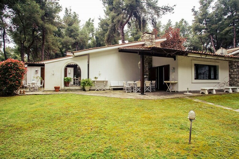 Villa Kallisti In Sani With Garden And Pool