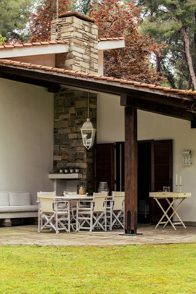 Villa Kallisti In Sani With Garden And Pool