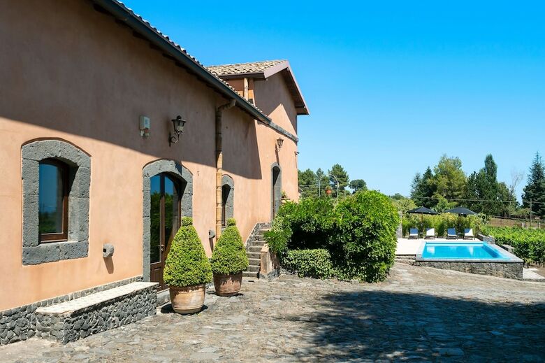 Villa Palmento La Rosa