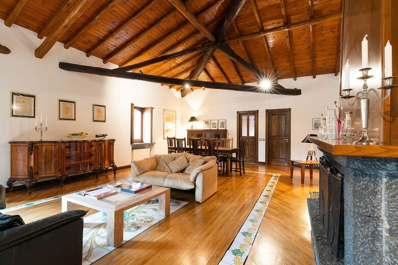 Villa Palmento La Rosa