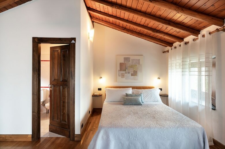 Villa Palmento La Rosa