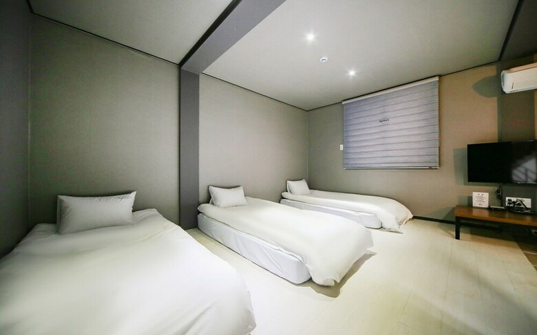 Hostal Adios - Hostel
