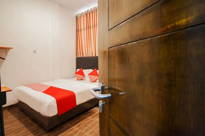 Hotel Oyo 2720 Sutomo Inn