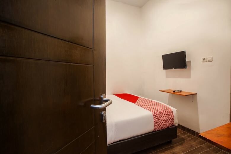 Hotel Oyo 2720 Sutomo Inn