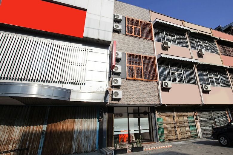 Hotel Oyo 2720 Sutomo Inn