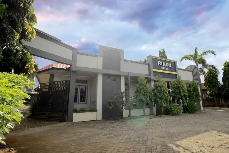 Hostal Spot On 2842 Hotel Rindu