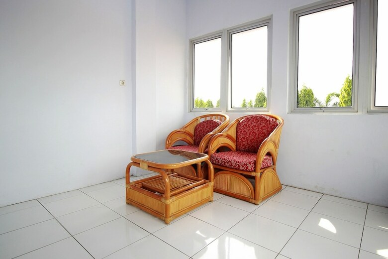 Hostal Spot On 2842 Hotel Rindu