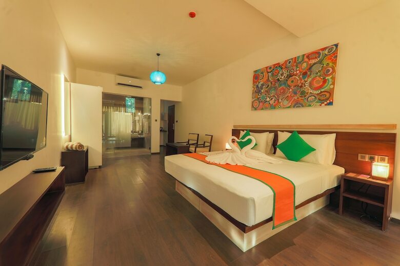 Chari Lake Hotel