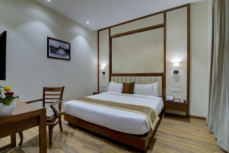 Hotel Amritara Sadka Amritsar