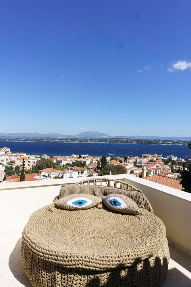 The Great Gatsby 6br Villa Overlooking Spetses Old Town