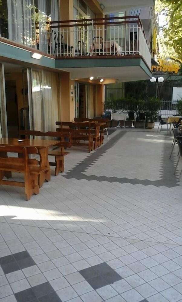Hotel Half Moon