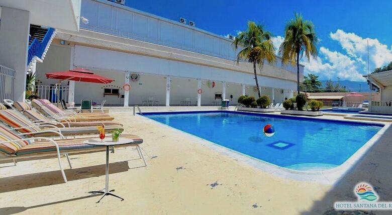 Hotel Mall Santana Del Rio