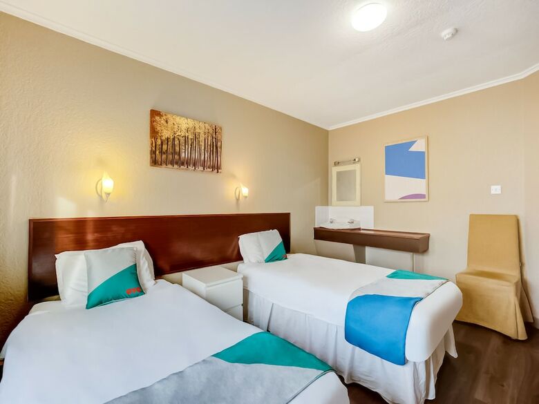 Oyo Lomond Park Hotel
