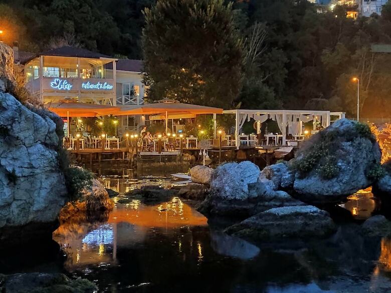 Hotel Lotus Restaurant & Home