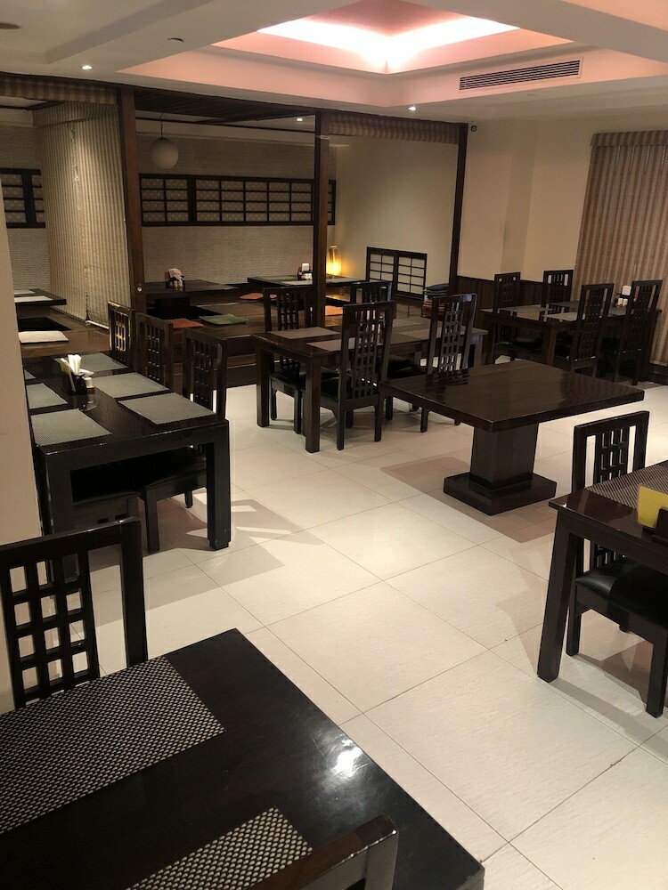 Hotel Avalon Courtyard