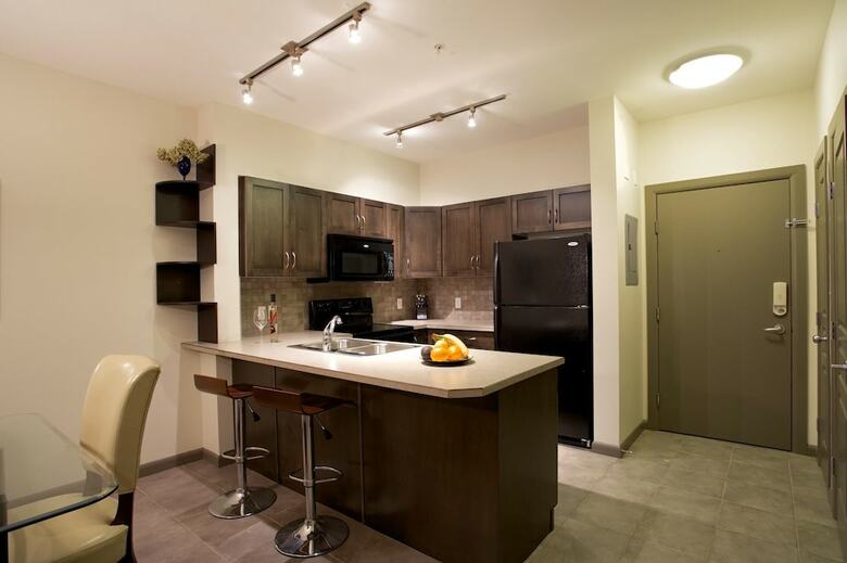 Apartamento Perched Above The Pool At Playa #403
