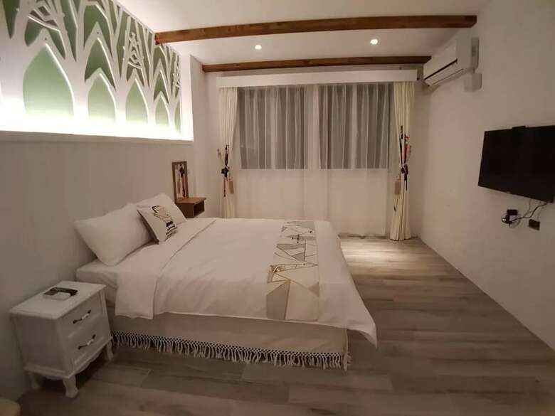 Bed & Breakfast Naughty Elf Hostel