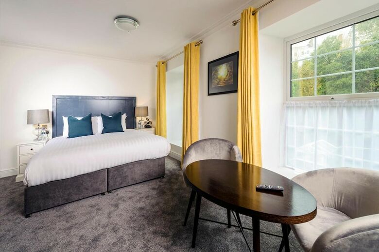 Hotel Commodore
